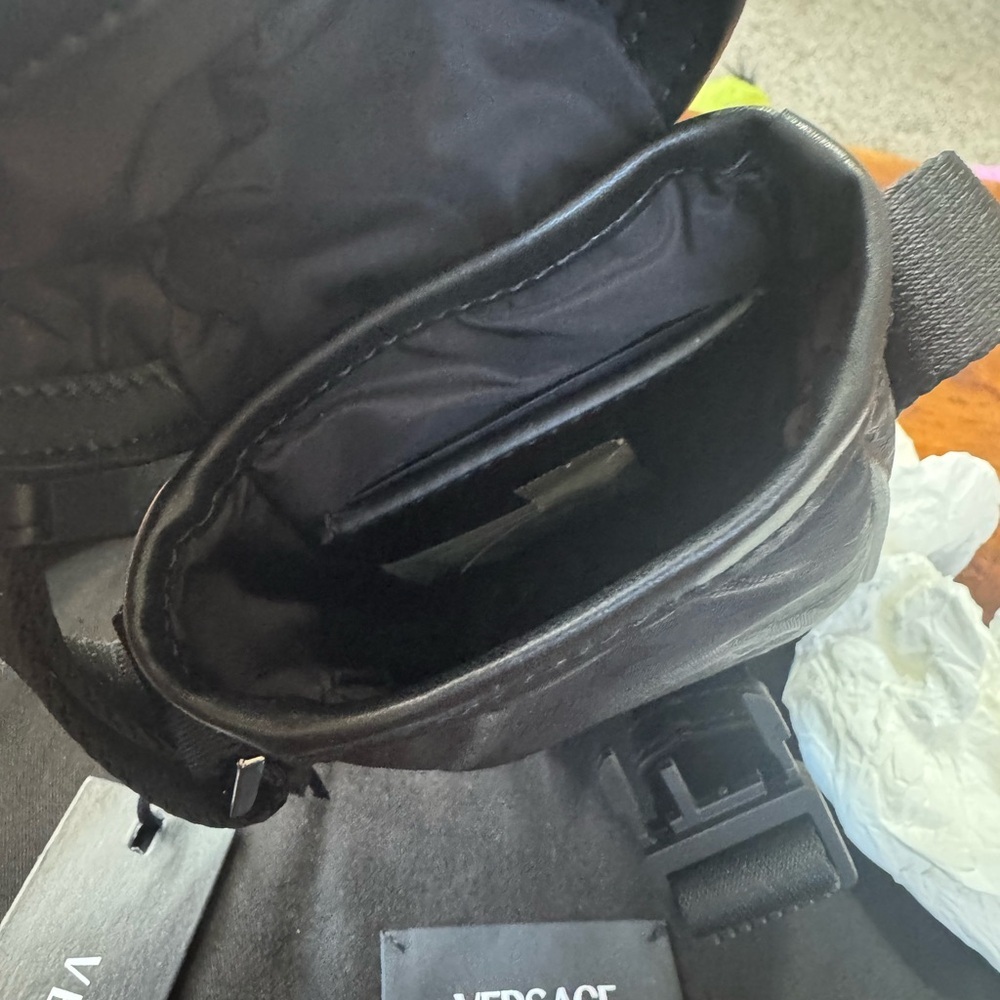 Versace Barocco Crossbody Phone Holder NWT - Picture 5 of 9